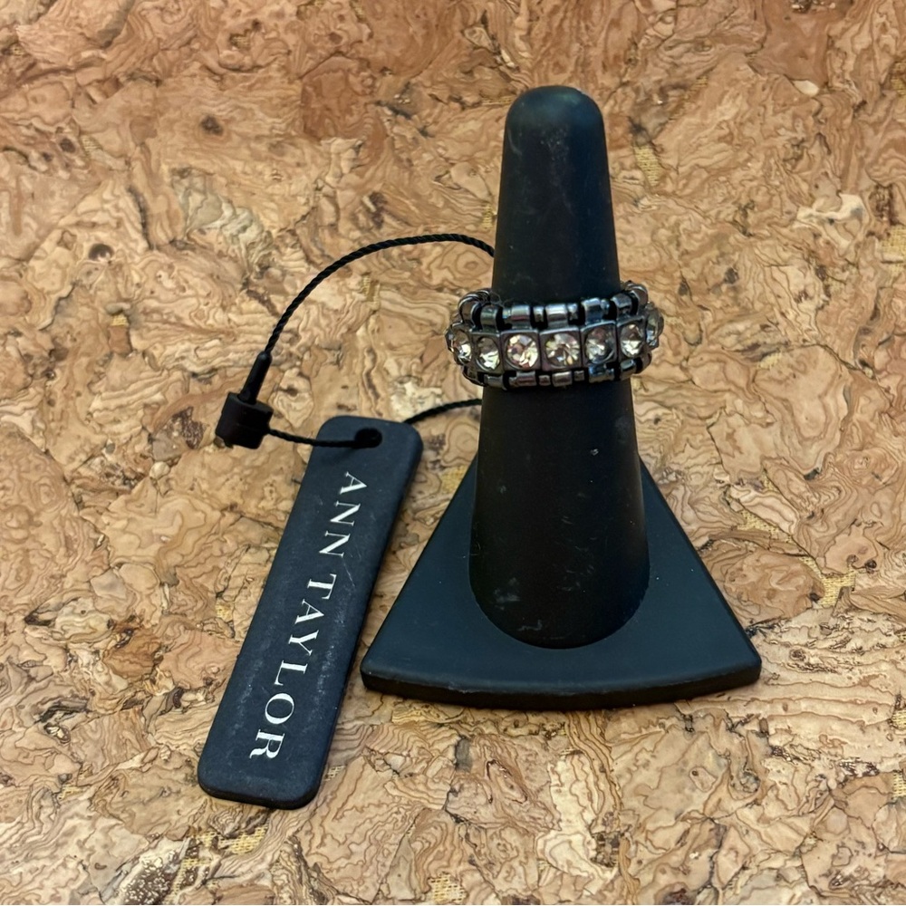 NWT Ann Taylor Ring